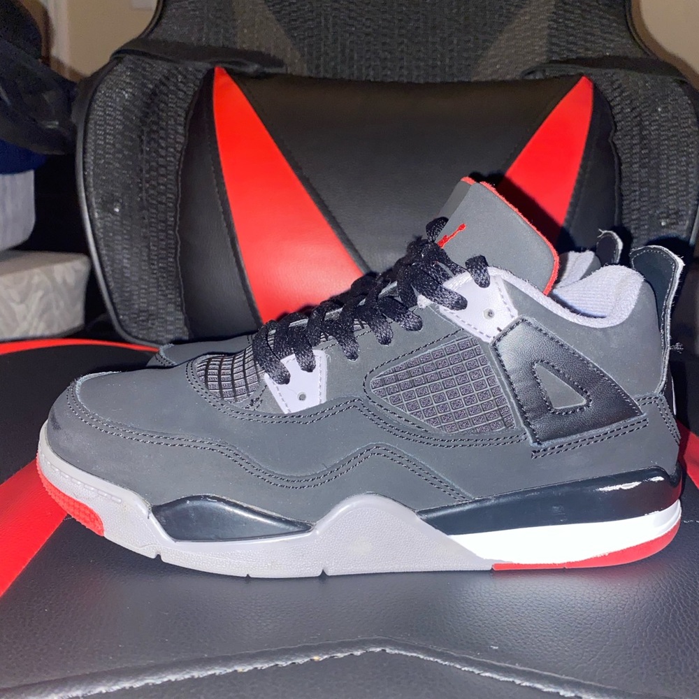 Jordan 4 bread - Picture 2 of 5